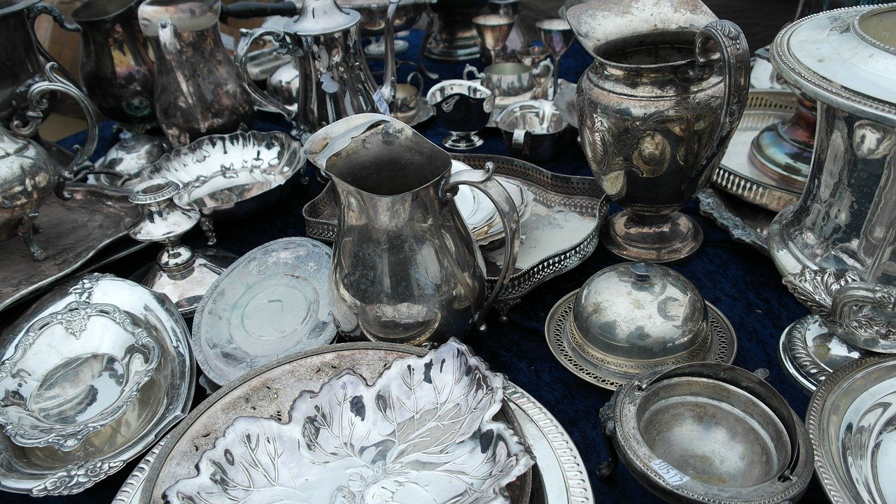 Antique dealers